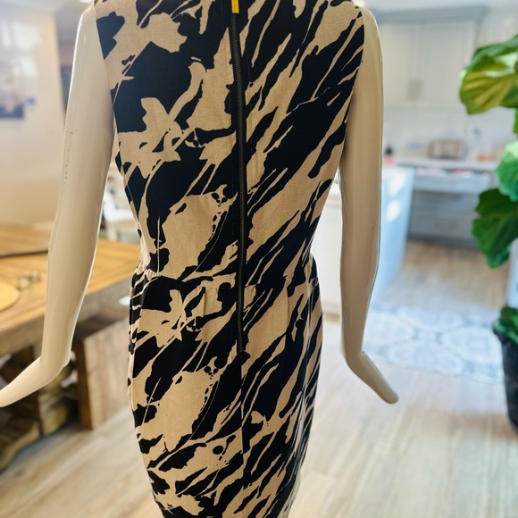 Michael Kors Linen Blend Sheath Dress - Picture 10 of 10